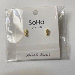 SoHa Pineapple Stud Earrings